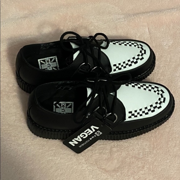 T.U.K. Shoes - Picture 3 of 4
